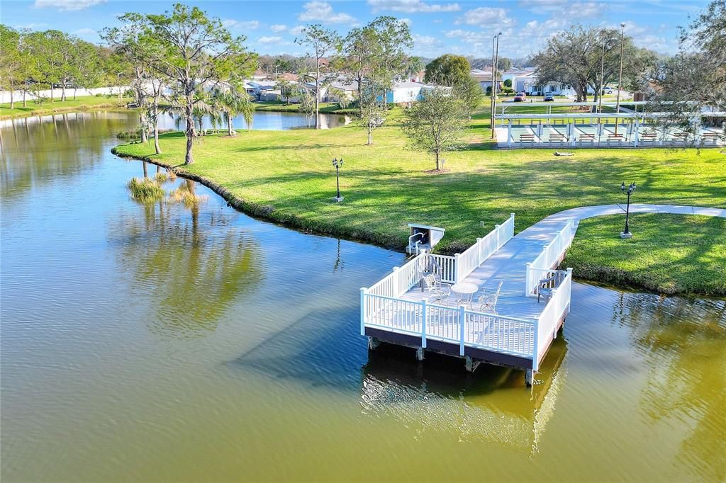 合同活跃: $158,000 (2 贝兹, 2 浴室, 960 平方英尺)