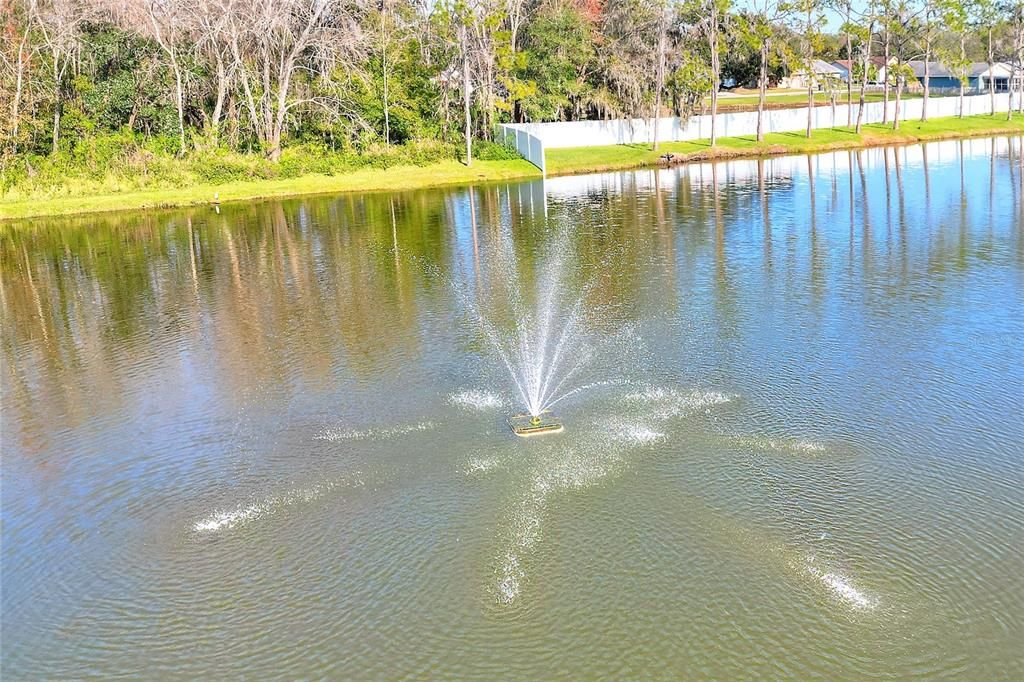 合同活跃: $158,000 (2 贝兹, 2 浴室, 960 平方英尺)