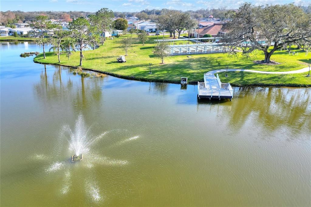 合同活跃: $158,000 (2 贝兹, 2 浴室, 960 平方英尺)