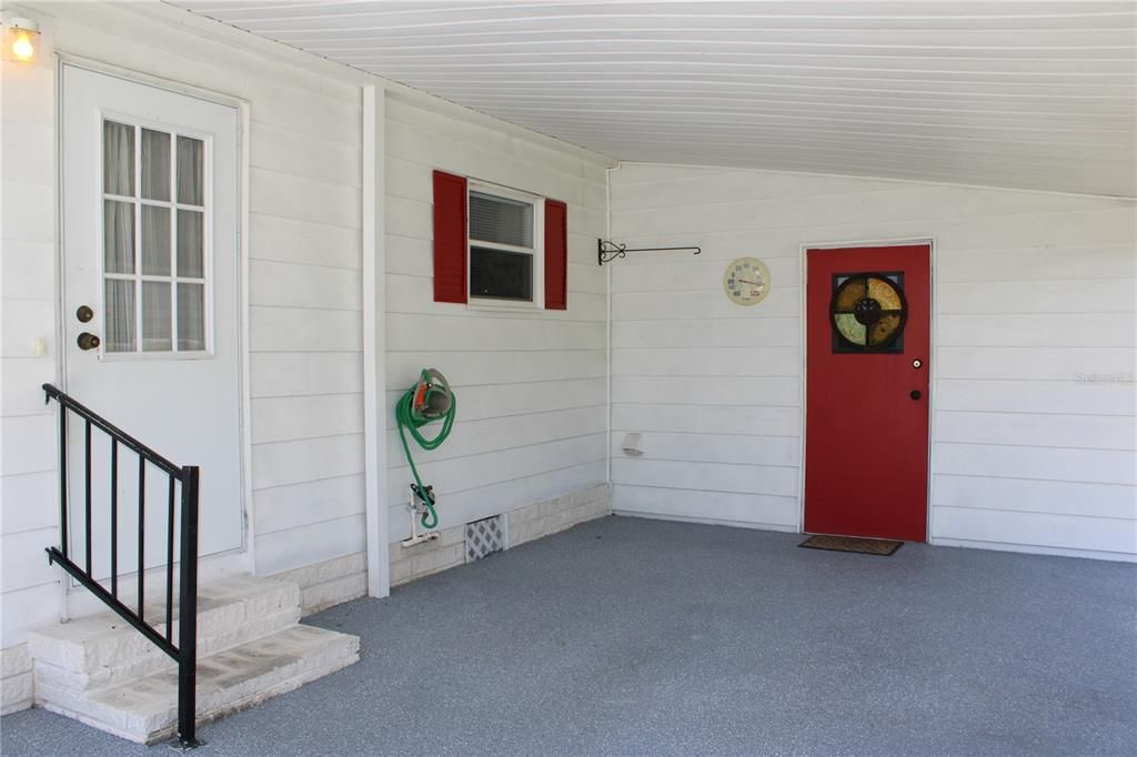 合同活跃: $158,000 (2 贝兹, 2 浴室, 960 平方英尺)