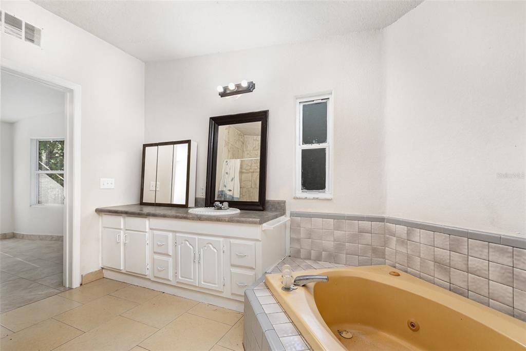 For Sale: $494,900 (3 beds, 2 baths, 1440 Square Feet)