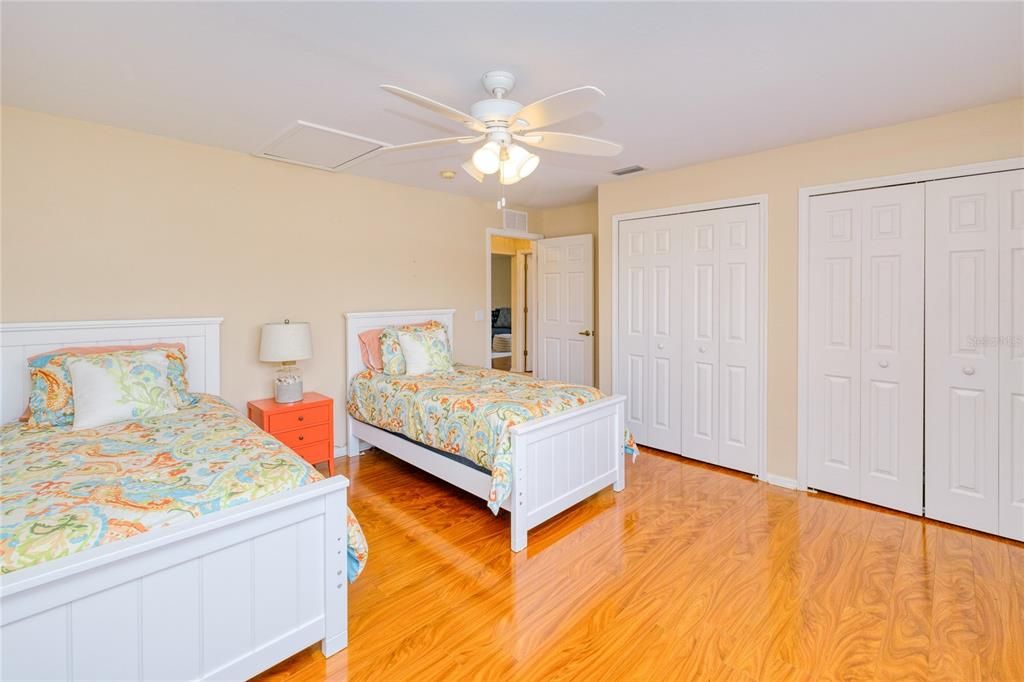 For Sale: $192,000 (3 beds, 2 baths, 1517 Square Feet)