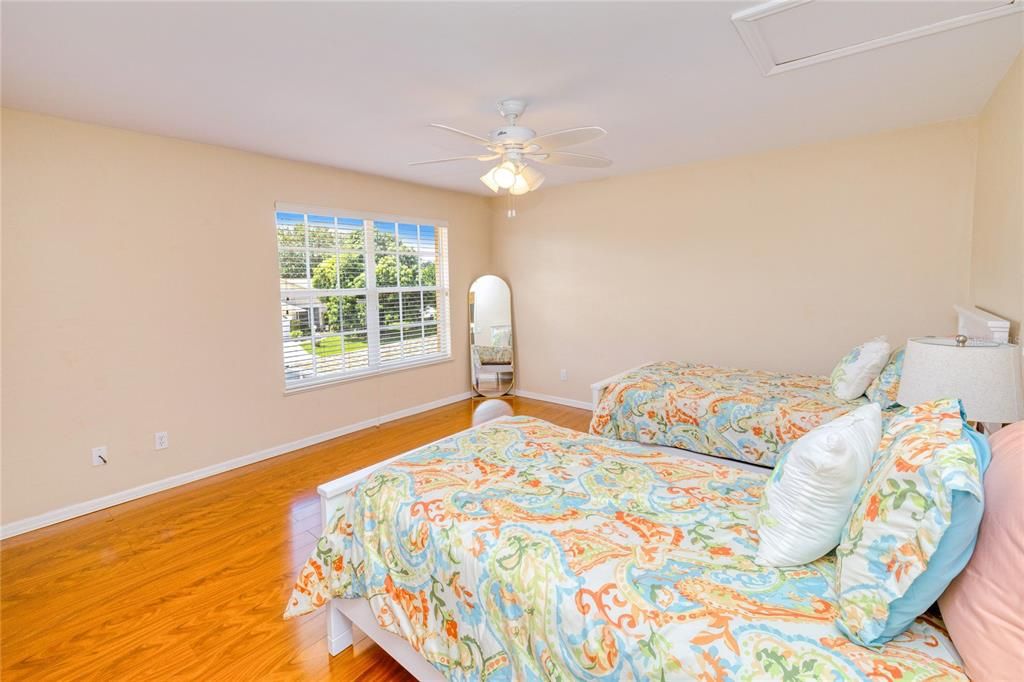 For Sale: $192,000 (3 beds, 2 baths, 1517 Square Feet)