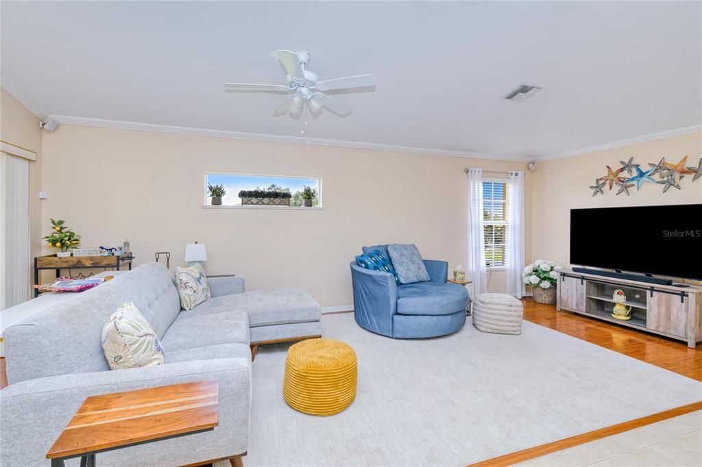 For Sale: $192,000 (3 beds, 2 baths, 1517 Square Feet)