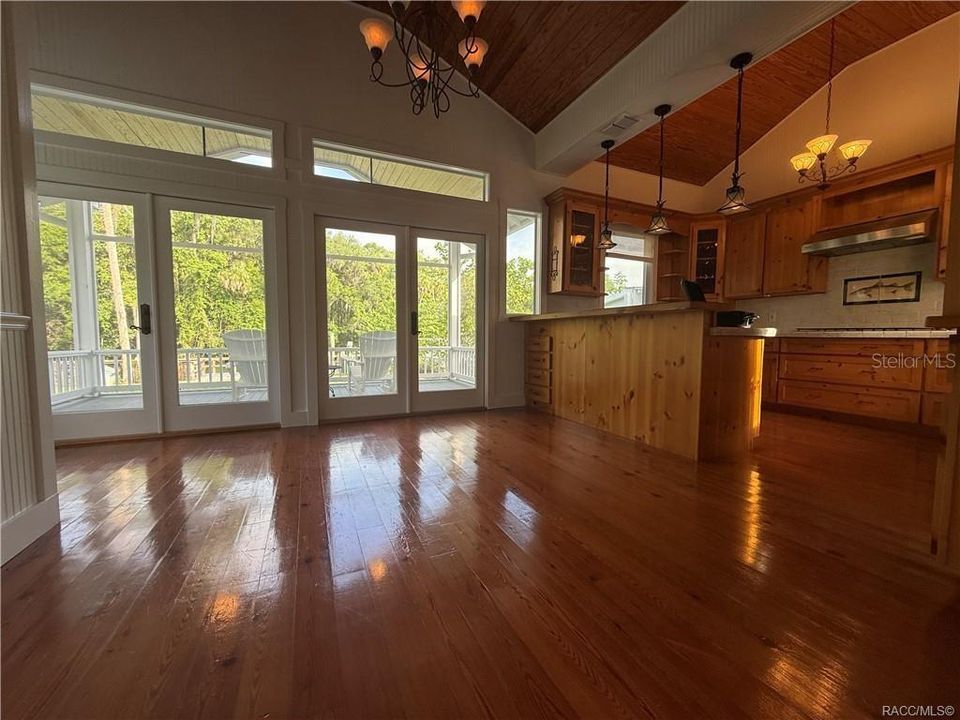 待售: $599,900 (2 贝兹, 2 浴室, 1447 平方英尺)