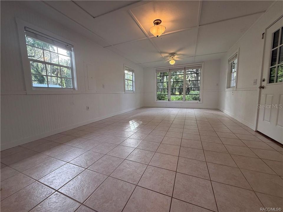 待售: $599,900 (2 贝兹, 2 浴室, 1447 平方英尺)