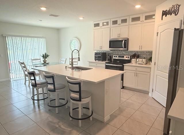 В аренду: $2,775 (5 спален, 3 ванн, 2674 Квадратных фут)