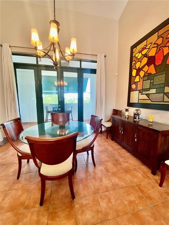 For Sale: $600,000 (2 beds, 2 baths, 1772 Square Feet)