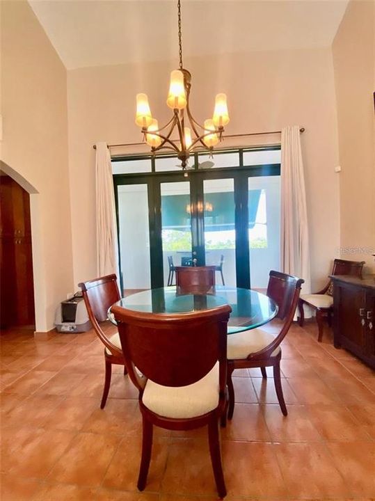 For Sale: $600,000 (2 beds, 2 baths, 1772 Square Feet)