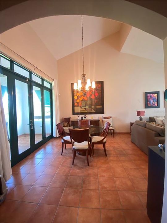 For Sale: $600,000 (2 beds, 2 baths, 1772 Square Feet)