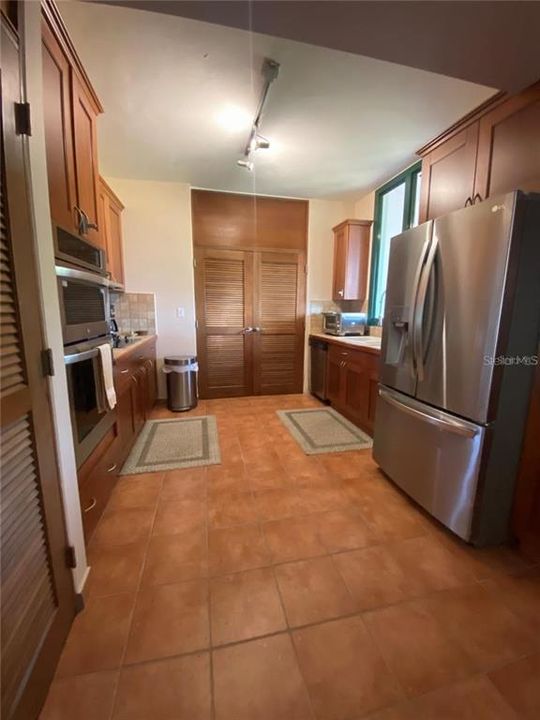 For Sale: $600,000 (2 beds, 2 baths, 1772 Square Feet)