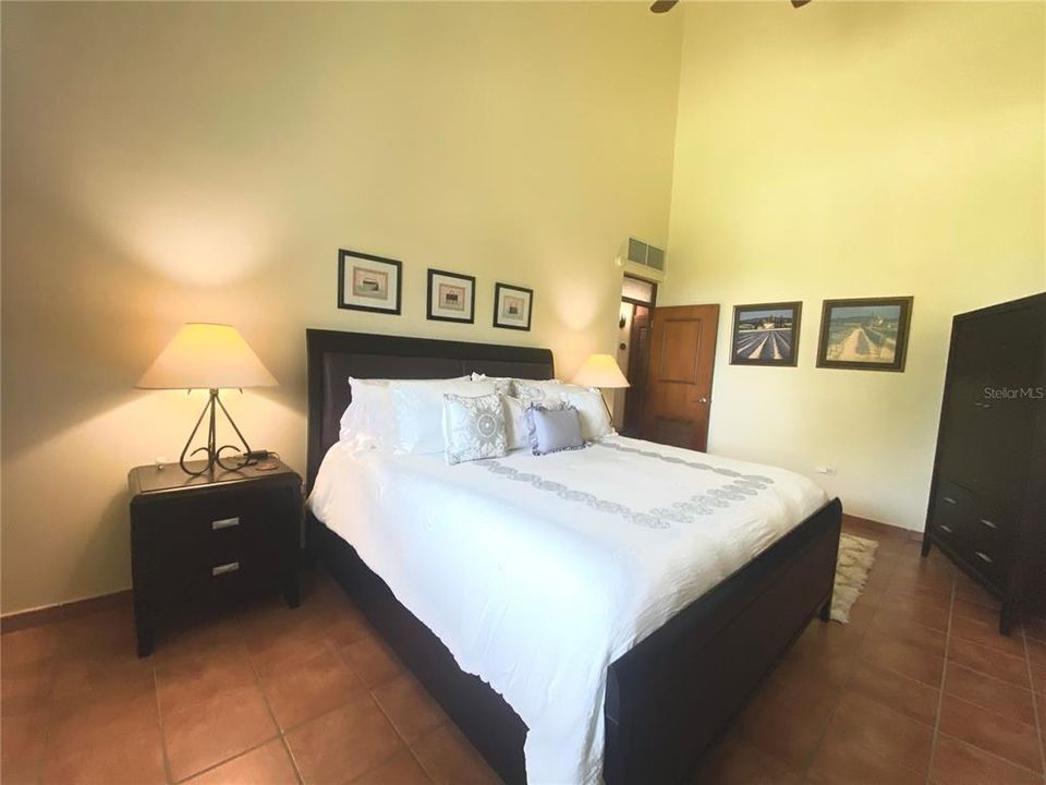 For Sale: $600,000 (2 beds, 2 baths, 1772 Square Feet)