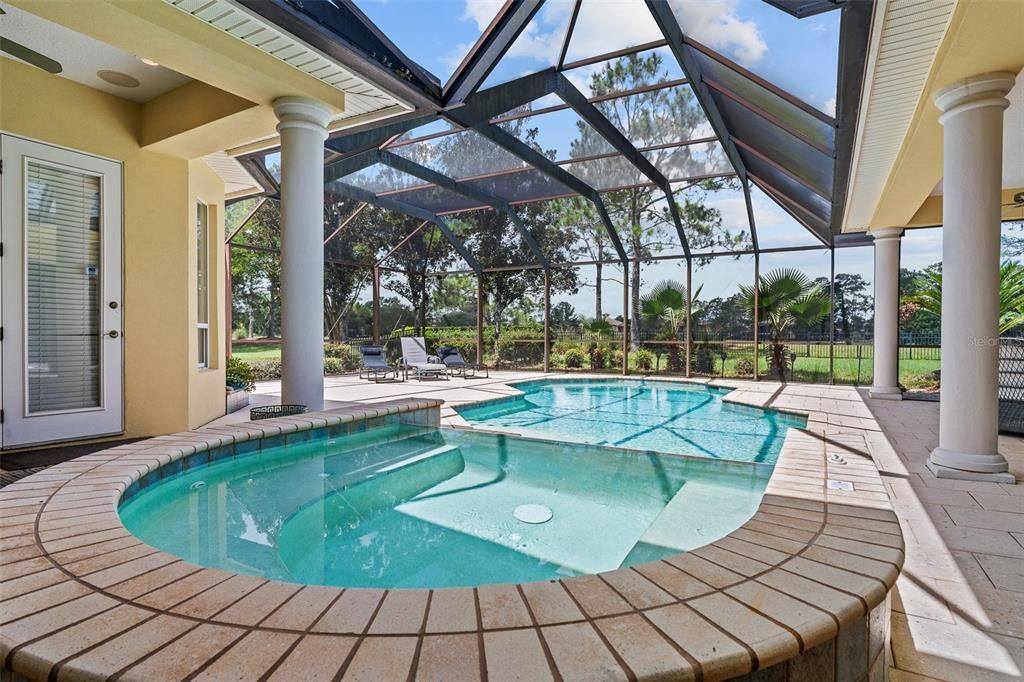 Activo con contrato: $1,149,000 (4 camas, 3 baños, 3321 Pies cuadrados)