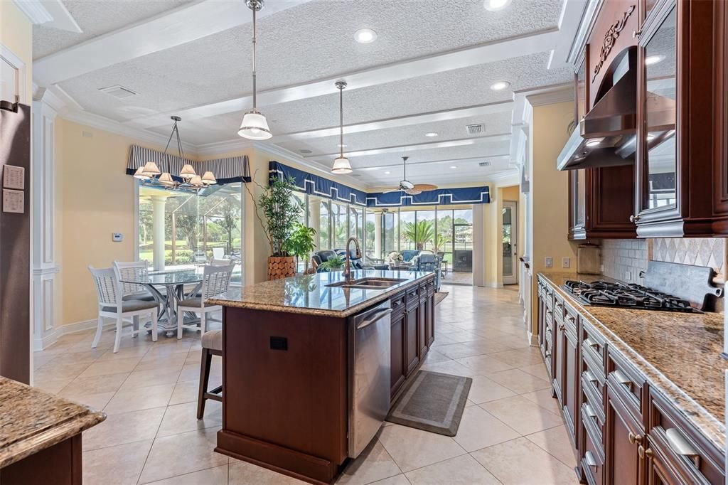 Activo con contrato: $1,149,000 (4 camas, 3 baños, 3321 Pies cuadrados)