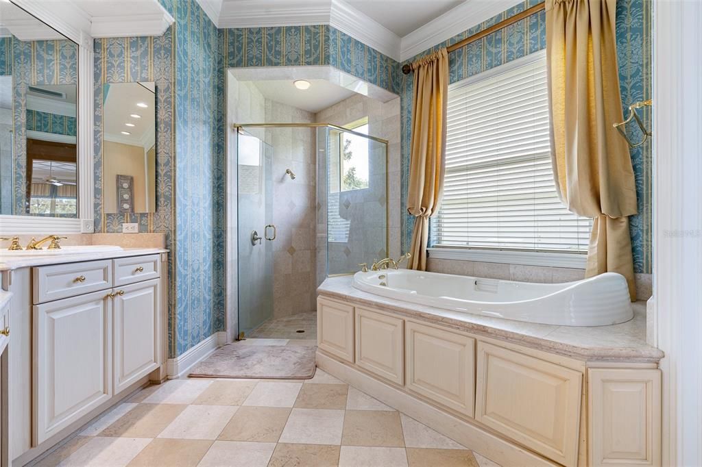 Activo con contrato: $1,149,000 (4 camas, 3 baños, 3321 Pies cuadrados)