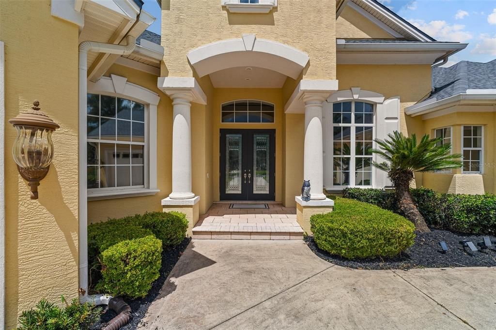 Activo con contrato: $1,149,000 (4 camas, 3 baños, 3321 Pies cuadrados)