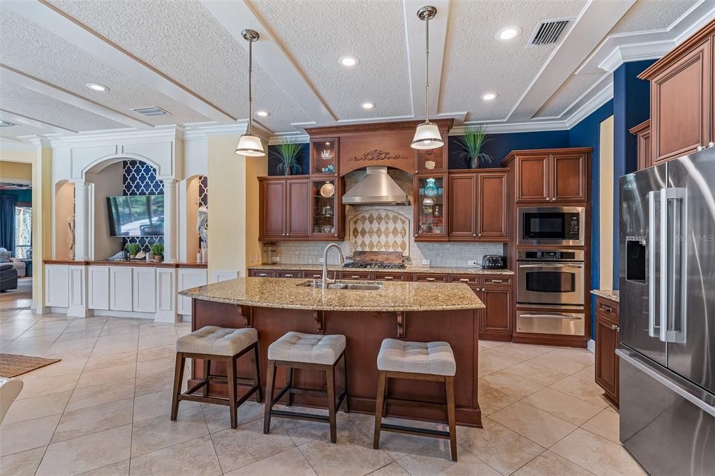 Activo con contrato: $1,149,000 (4 camas, 3 baños, 3321 Pies cuadrados)