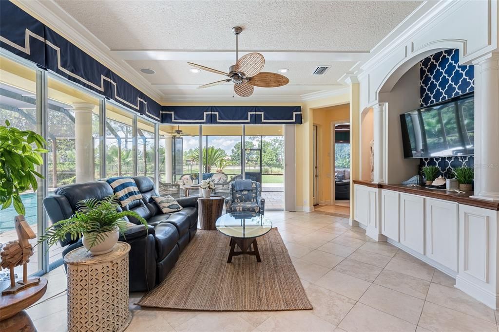 Activo con contrato: $1,149,000 (4 camas, 3 baños, 3321 Pies cuadrados)