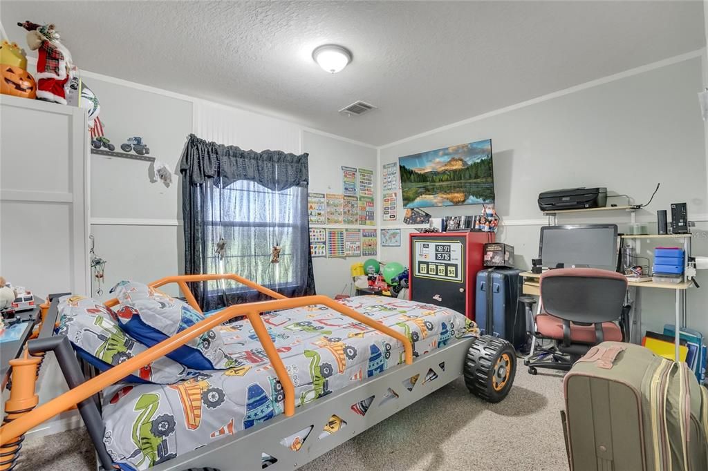 Active With Contract: $329,990 (3 beds, 2 baths, 1568 Square Feet)