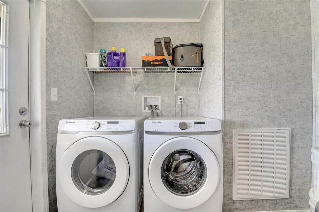 Active With Contract: $329,990 (3 beds, 2 baths, 1568 Square Feet)