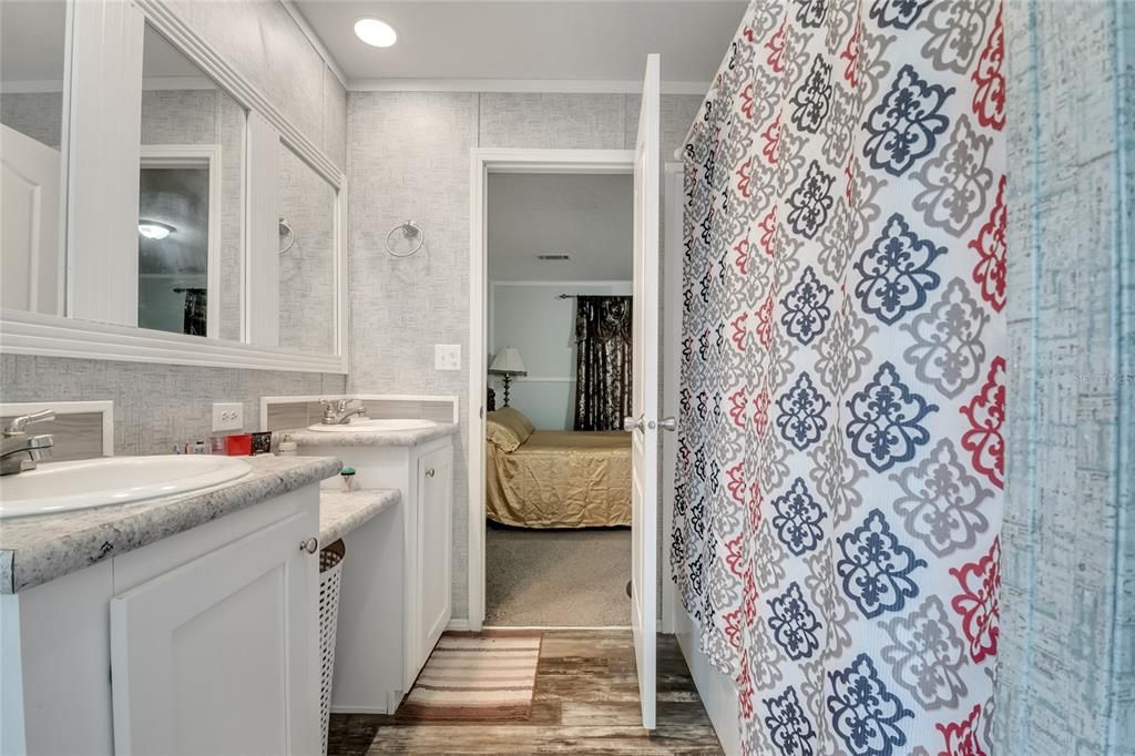 Active With Contract: $329,990 (3 beds, 2 baths, 1568 Square Feet)