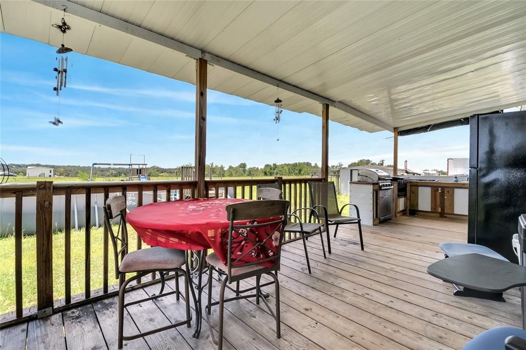 Active With Contract: $329,990 (3 beds, 2 baths, 1568 Square Feet)