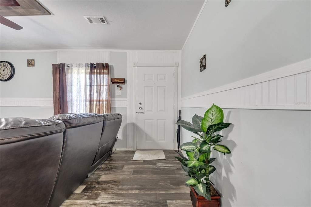 Active With Contract: $329,990 (3 beds, 2 baths, 1568 Square Feet)