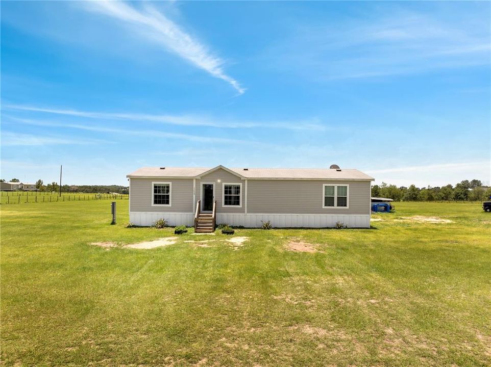 Active With Contract: $329,990 (3 beds, 2 baths, 1568 Square Feet)