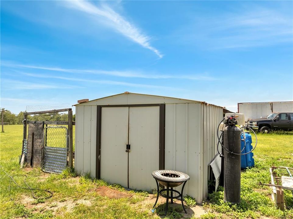 Active With Contract: $329,990 (3 beds, 2 baths, 1568 Square Feet)