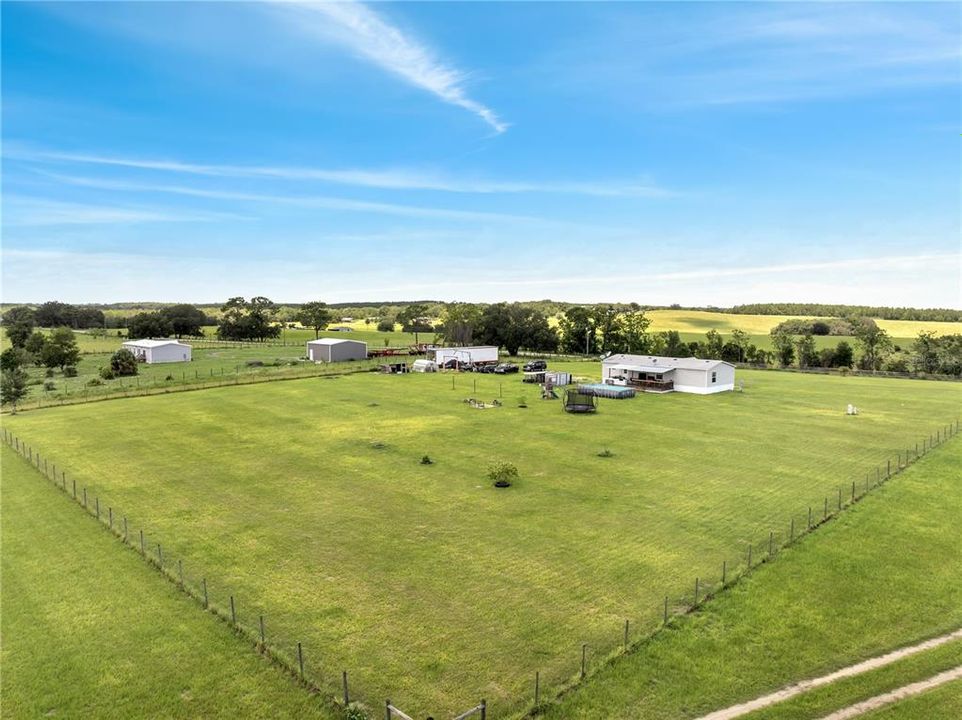 Active With Contract: $329,990 (3 beds, 2 baths, 1568 Square Feet)