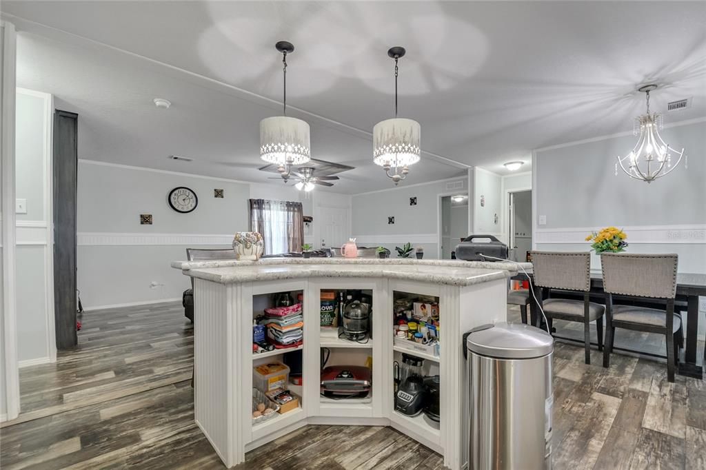 Active With Contract: $329,990 (3 beds, 2 baths, 1568 Square Feet)