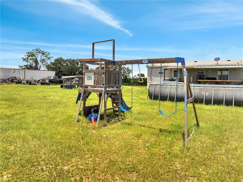 Active With Contract: $329,990 (3 beds, 2 baths, 1568 Square Feet)