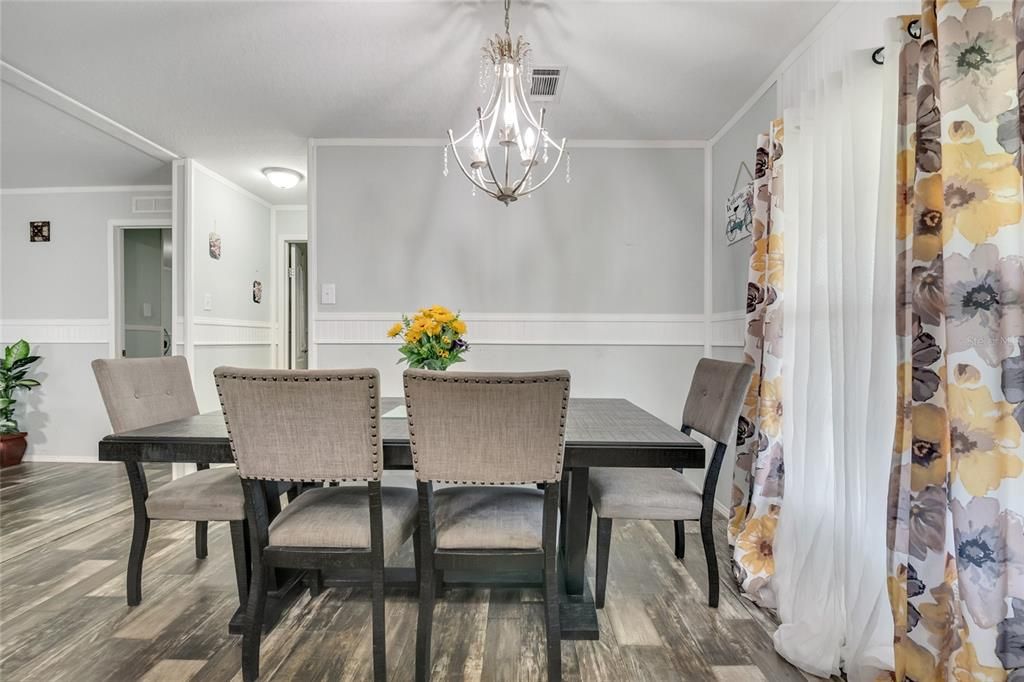 Active With Contract: $329,990 (3 beds, 2 baths, 1568 Square Feet)