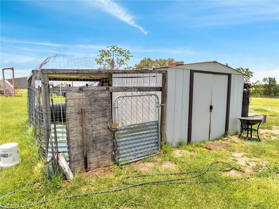 Active With Contract: $329,990 (3 beds, 2 baths, 1568 Square Feet)