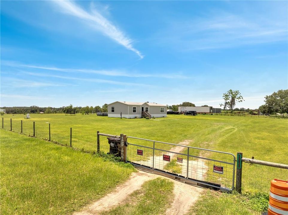 Active With Contract: $329,990 (3 beds, 2 baths, 1568 Square Feet)