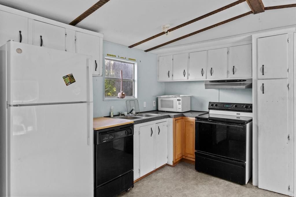 For Sale: $1,520,000 (5 beds, 3 baths, 2172 Square Feet)