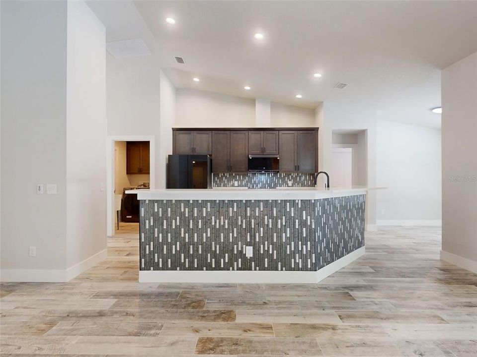 For Sale: $639,900 (5 beds, 3 baths, 2550 Square Feet)