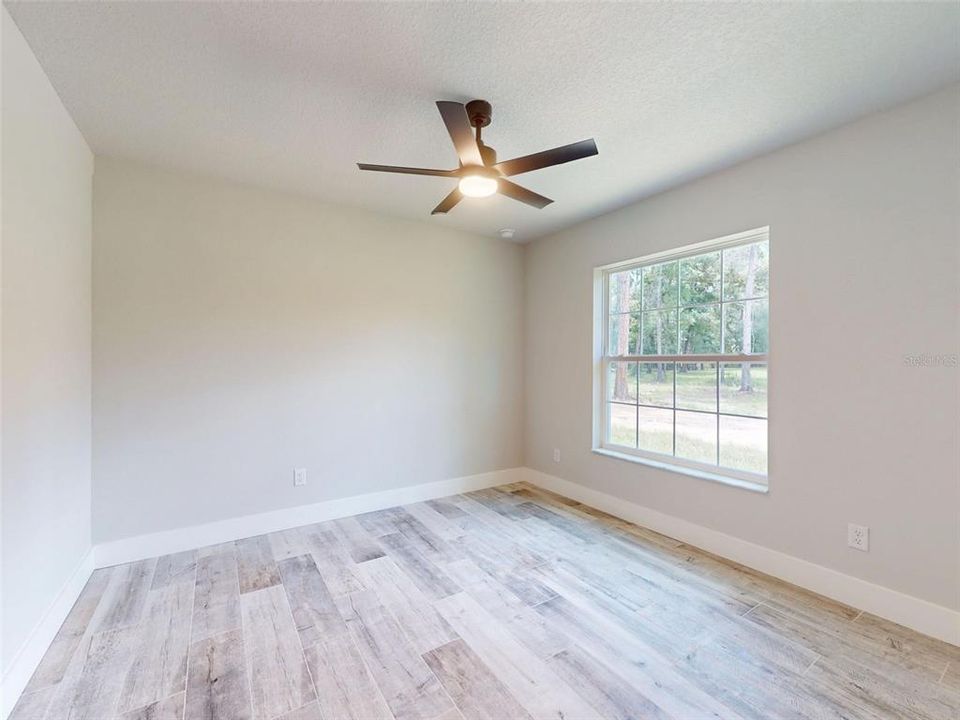 For Sale: $639,900 (5 beds, 3 baths, 2550 Square Feet)