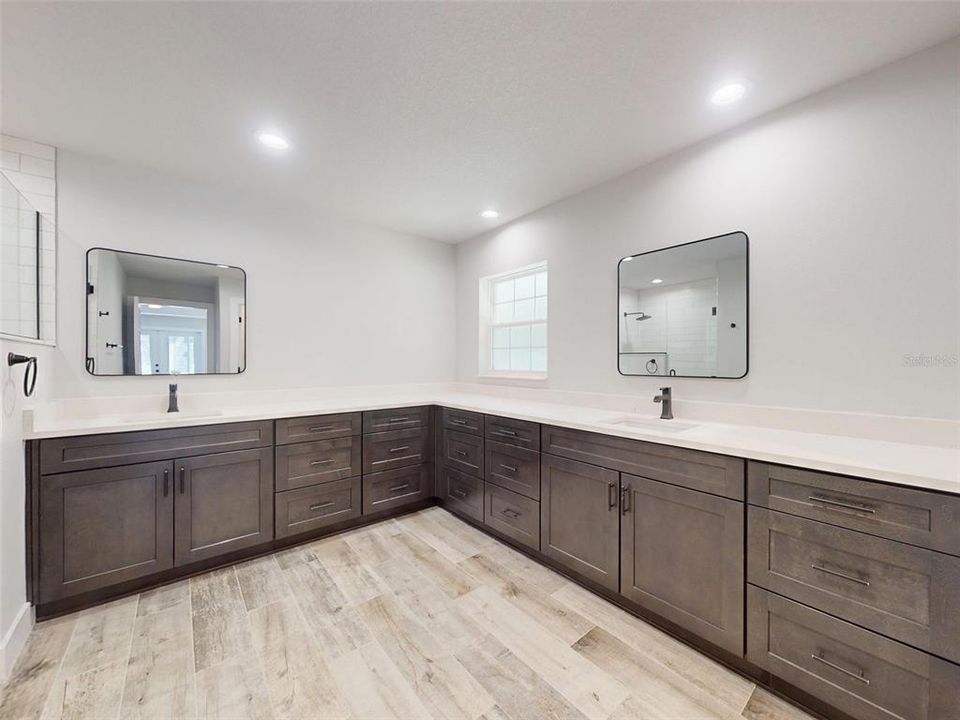 For Sale: $639,900 (5 beds, 3 baths, 2550 Square Feet)