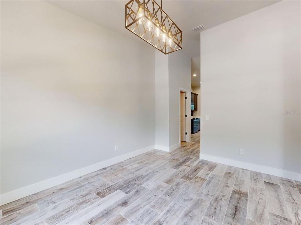 For Sale: $639,900 (5 beds, 3 baths, 2550 Square Feet)