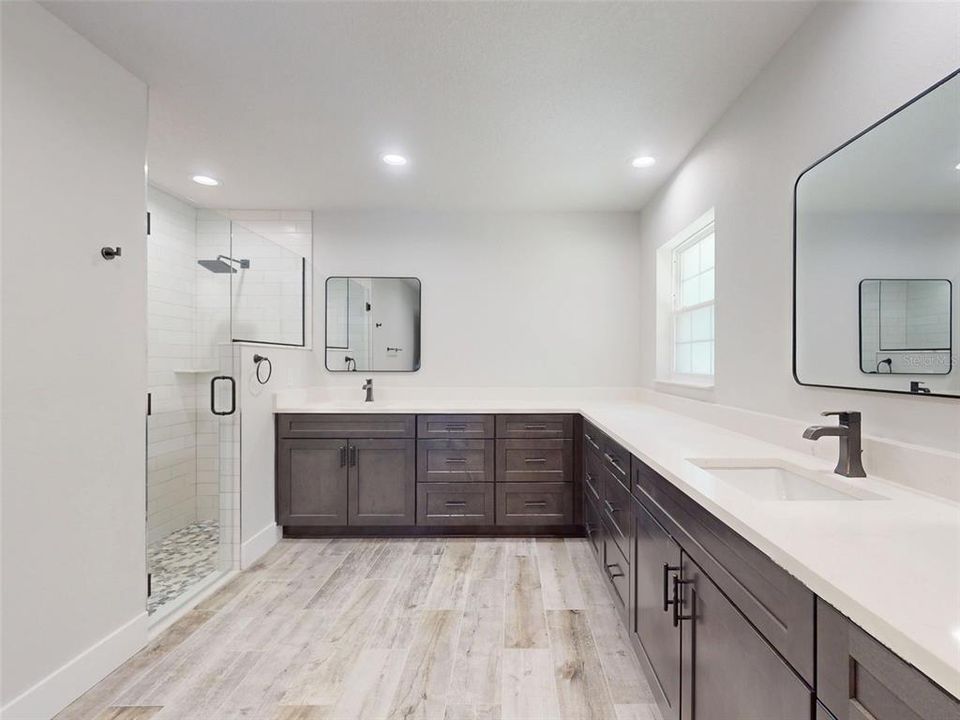 For Sale: $639,900 (5 beds, 3 baths, 2550 Square Feet)