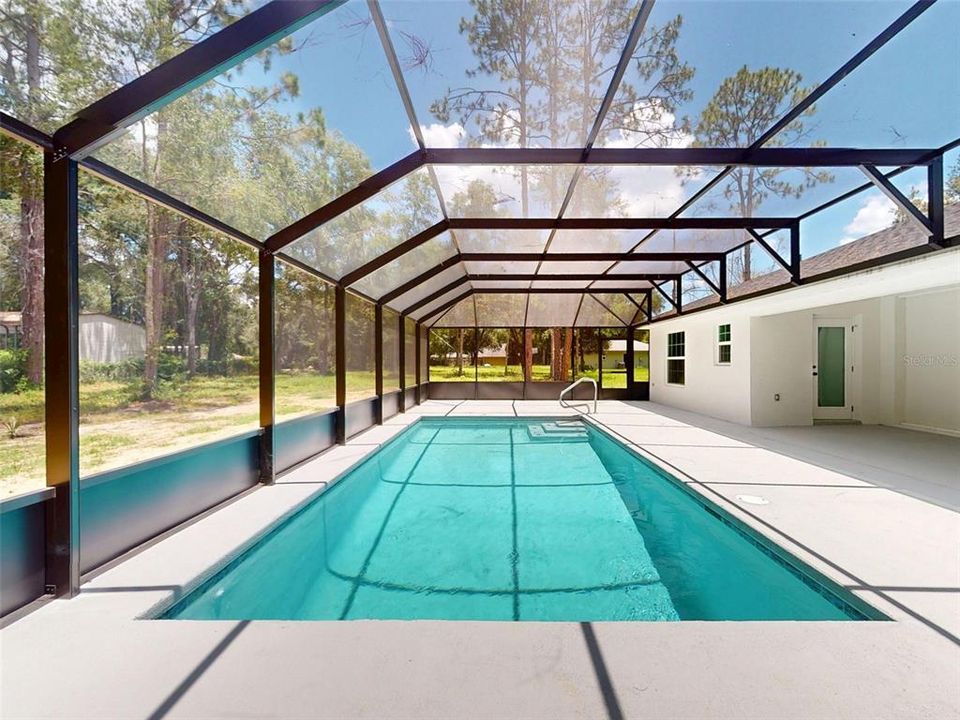 For Sale: $639,900 (5 beds, 3 baths, 2550 Square Feet)