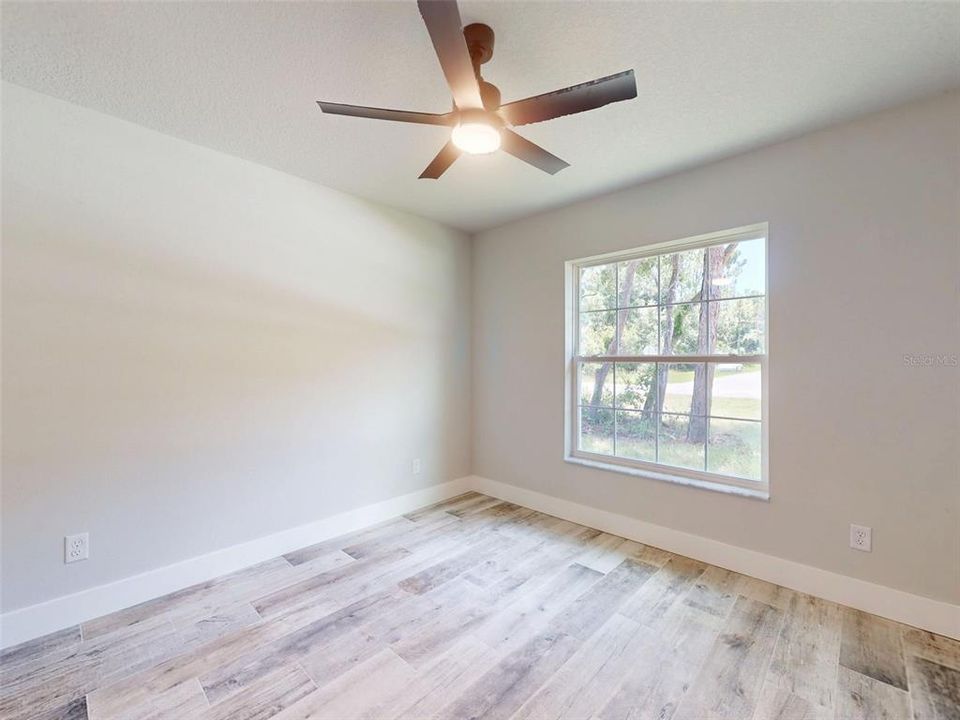 For Sale: $639,900 (5 beds, 3 baths, 2550 Square Feet)