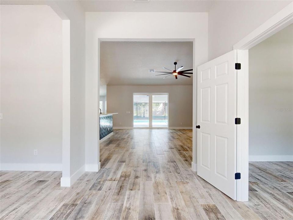 For Sale: $639,900 (5 beds, 3 baths, 2550 Square Feet)