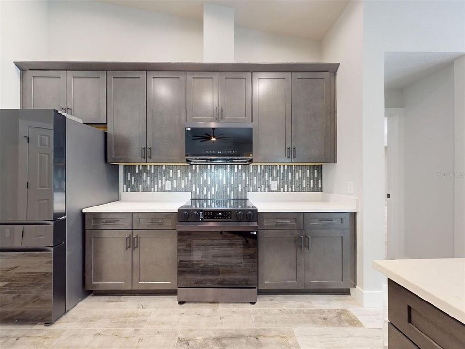 For Sale: $639,900 (5 beds, 3 baths, 2550 Square Feet)