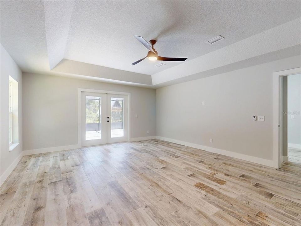 For Sale: $639,900 (5 beds, 3 baths, 2550 Square Feet)