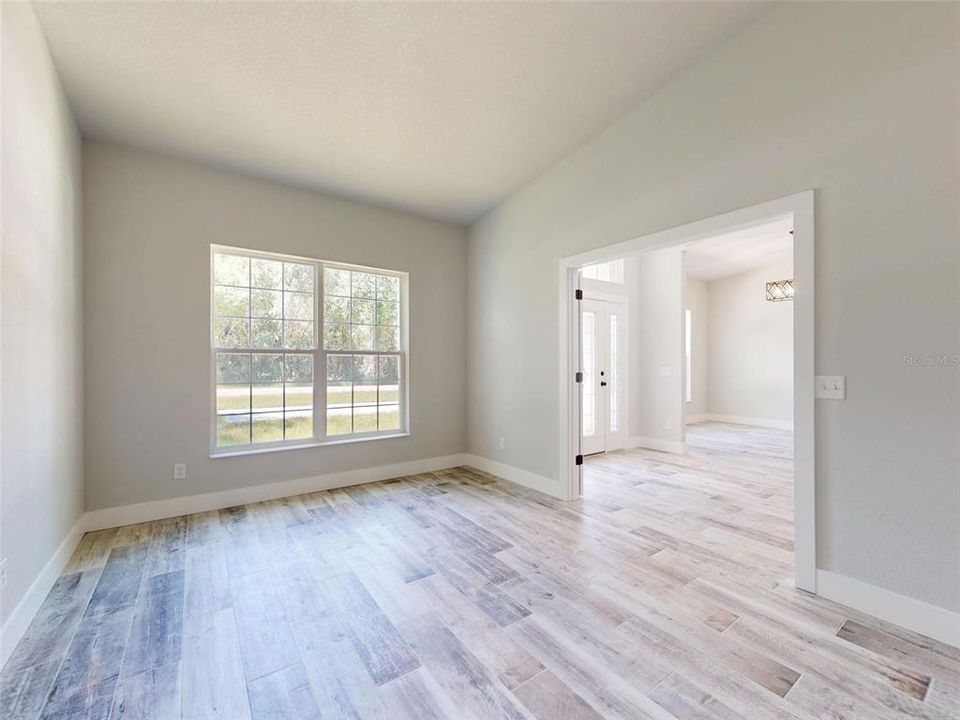 For Sale: $639,900 (5 beds, 3 baths, 2550 Square Feet)