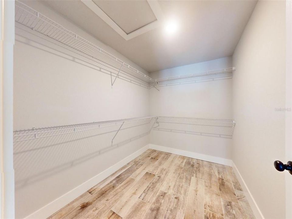 For Sale: $639,900 (5 beds, 3 baths, 2550 Square Feet)