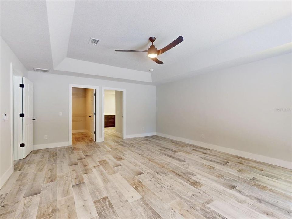 For Sale: $639,900 (5 beds, 3 baths, 2550 Square Feet)