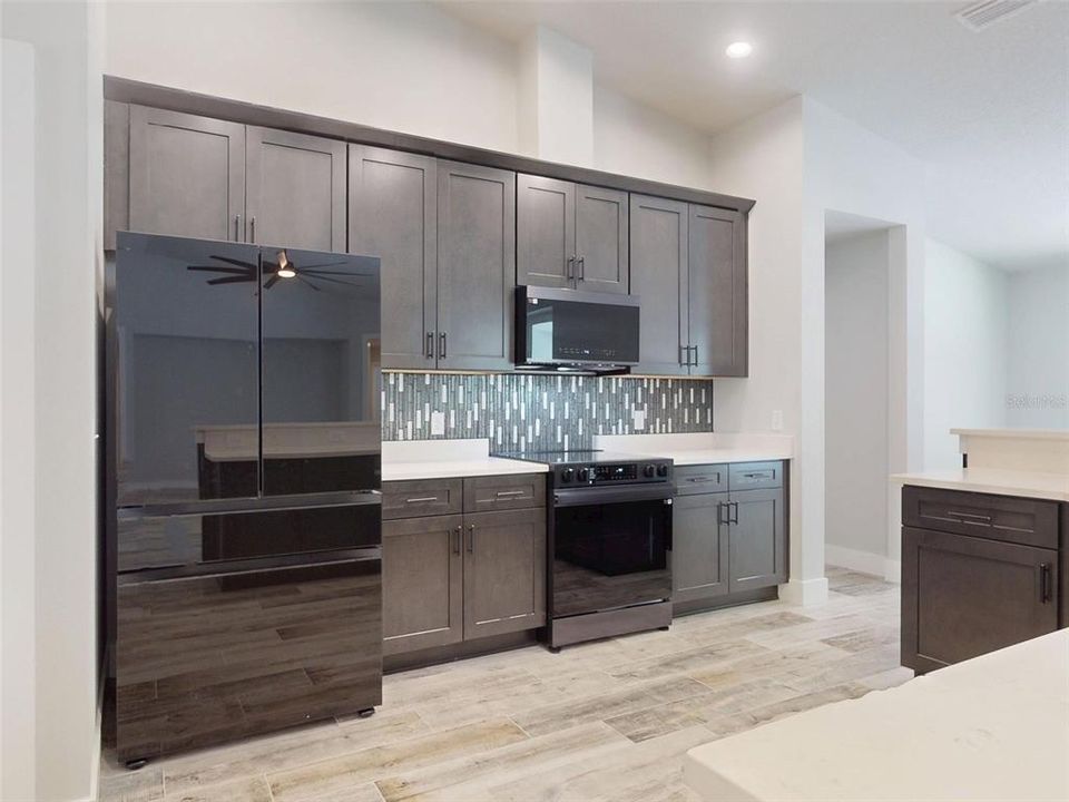 For Sale: $639,900 (5 beds, 3 baths, 2550 Square Feet)